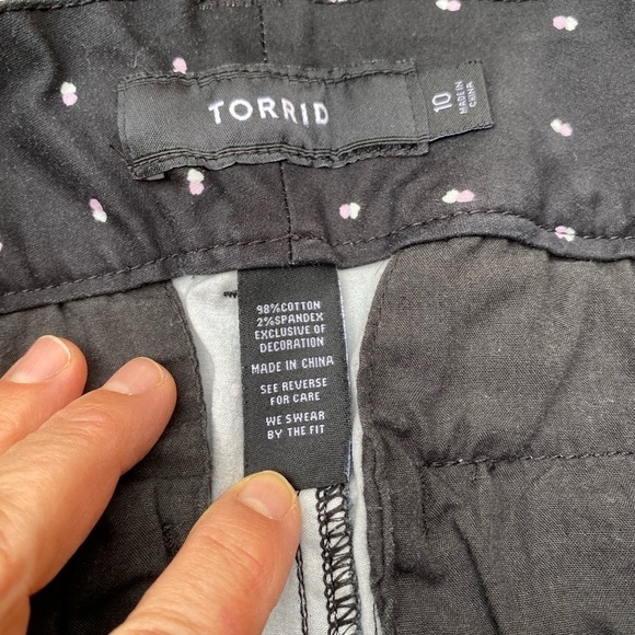 Torrid Black Shorts Size 10 - Picture 8 of 9